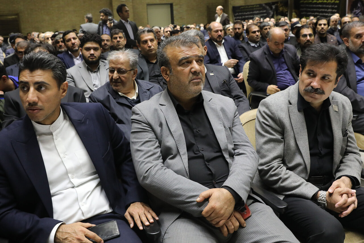 حضور قالیباف در مراسم ختم همسر و فرزندان معاون رئیس جمهور