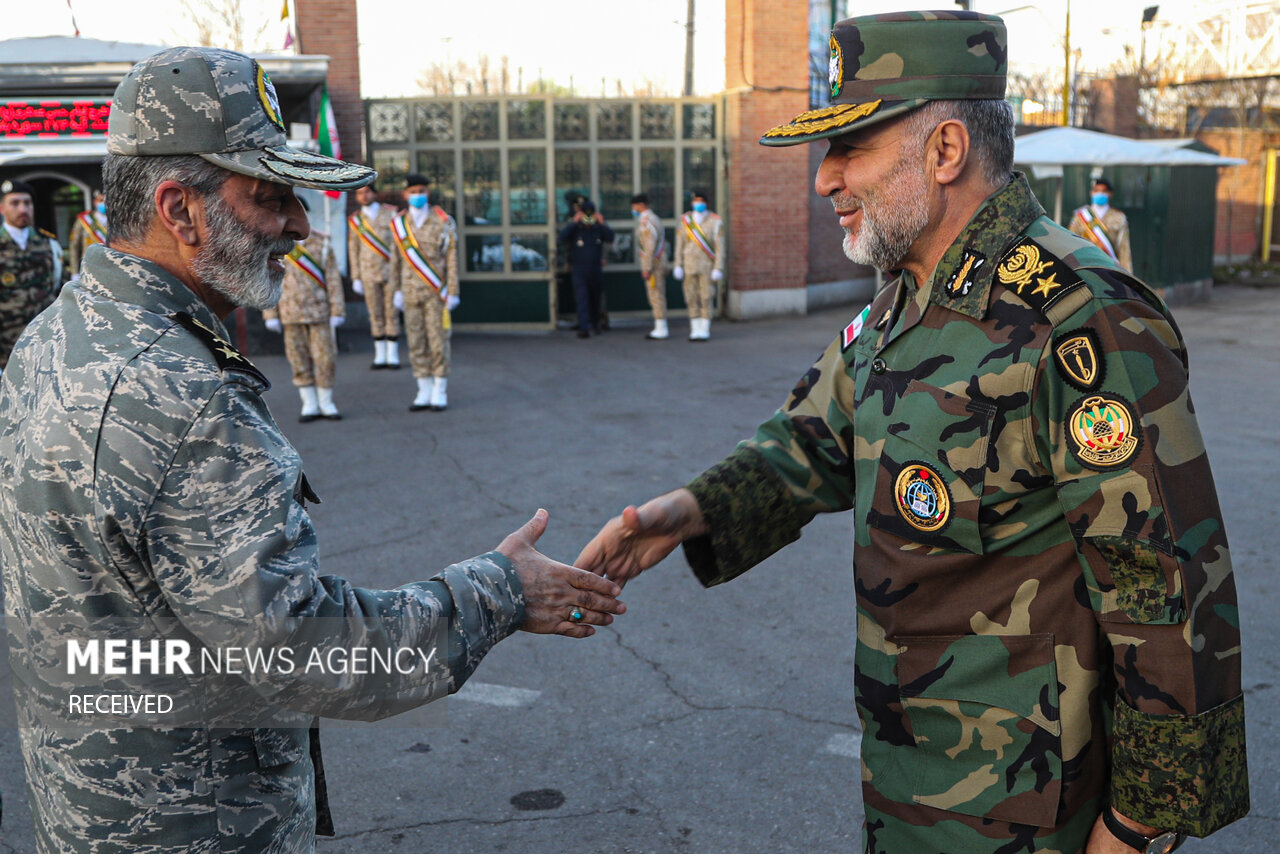 نشست سرلشگر باقری با دانشجویان نخبه ارتش
