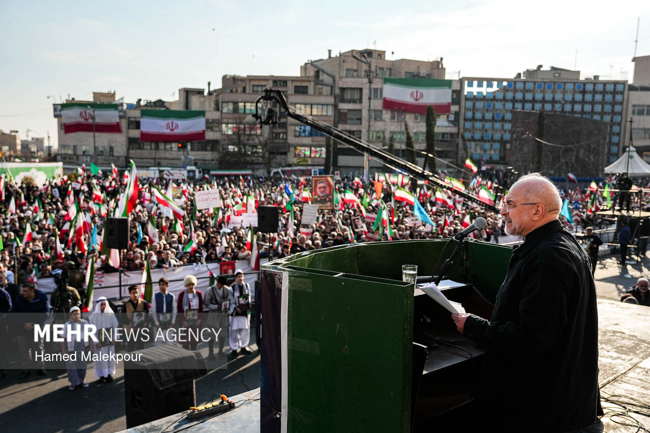 تجمع همبستگی ملی با سخنرانی رئیس مجلس