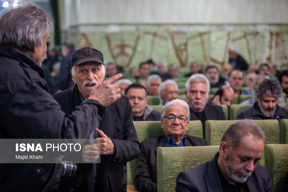 بازیگران در مراسم ختم مرحوم عنایت بخشی