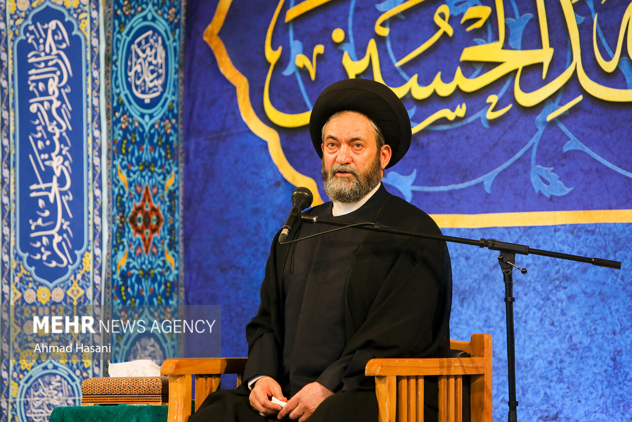 حال و هوای حرم مطهر رضوی در شب میلاد امام حسین (ع)