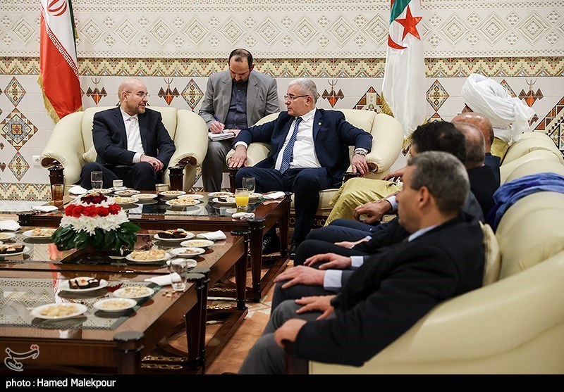 ورود قالیباف به الجزیره با استقبال رئیس مجلس الجزایر 