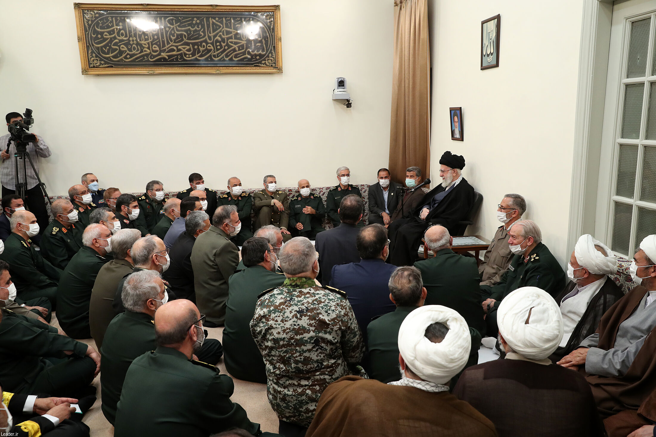 دیدار فرماندهان نیروهای مسلح با رهبرانقلاب