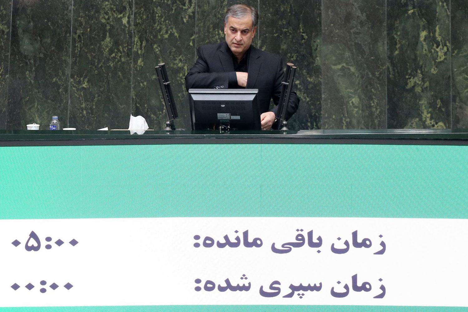 ناطقان میان دستور صحن علنی مجلس