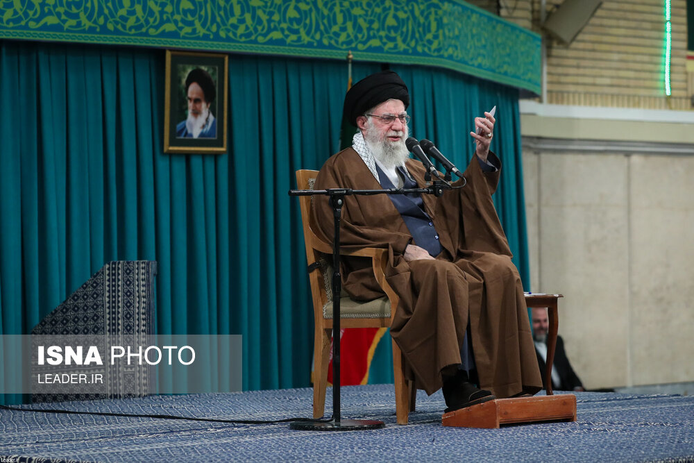  دیدار هزاران نفر از زنان و دختران با رهبر انقلاب