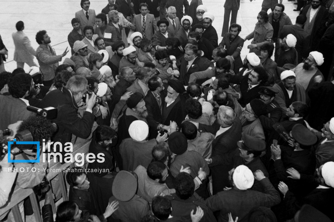 تصاویری از روزهای انقلاب - ۱۲ بهمن ۱۳۵۷