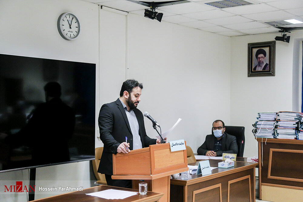 جلسه دادگاه کروز