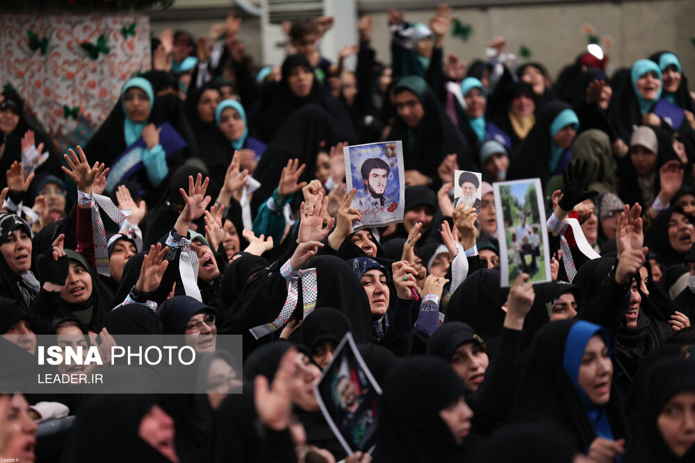 دیدار هزاران نفر از زنان و دختران با رهبر انقلاب