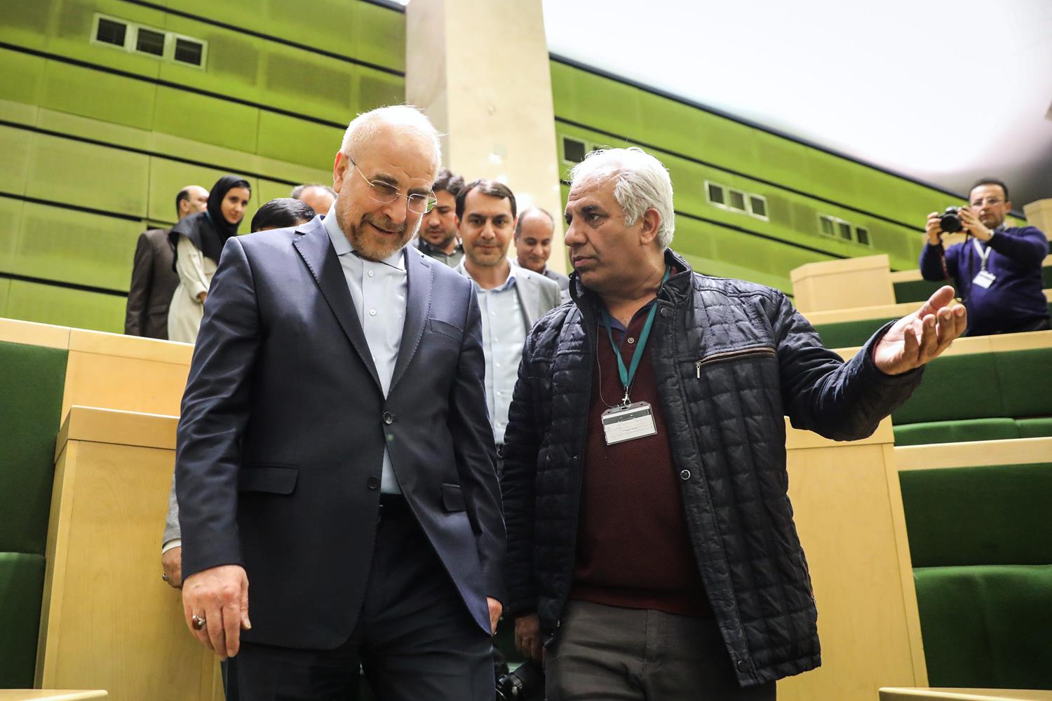 حضور قالیباف در جمع خبرنگاران پارلمانی