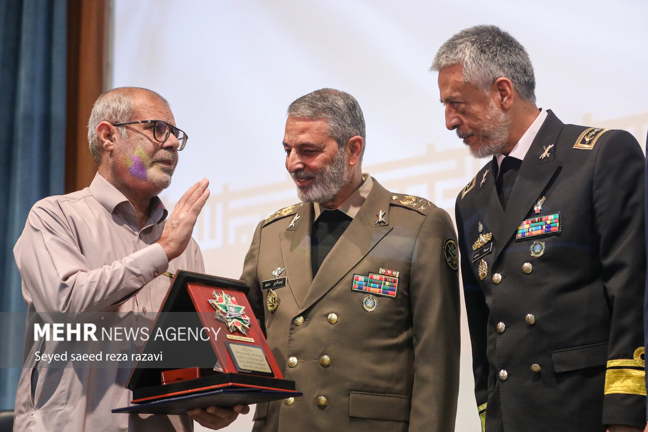 مراسم تجلیل از مقام پرستار با حضور فرمانده کل ارتش