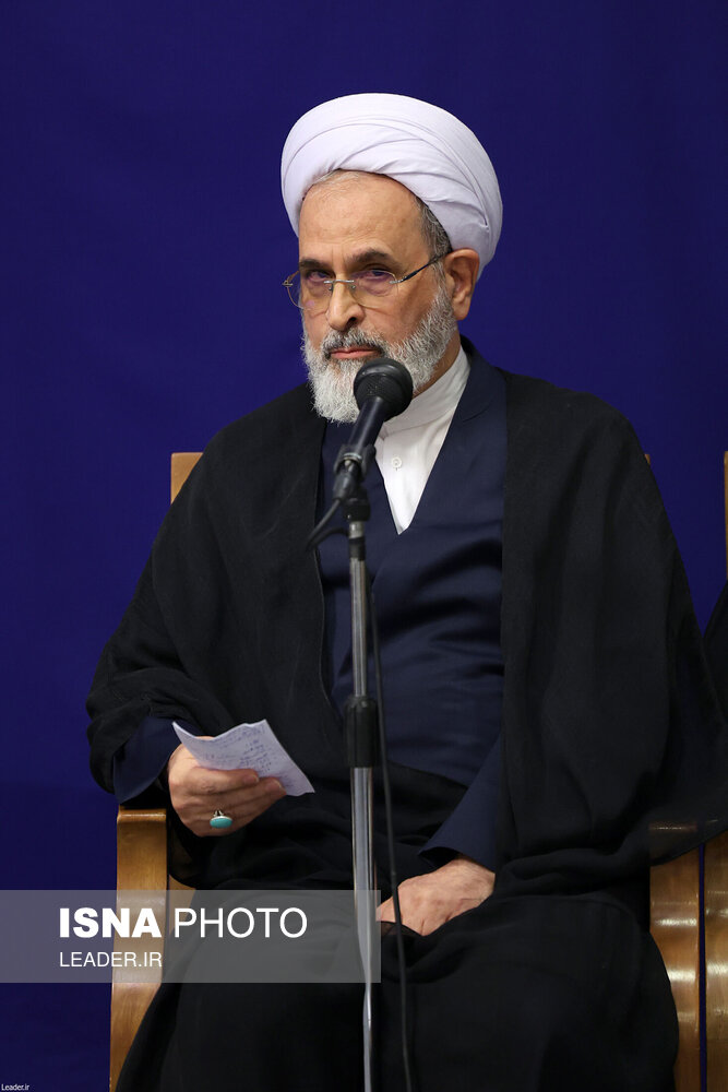 دیدار دست‌اندرکاران کنگره بین‌المللی علامه نائینی با رهبر انقلاب