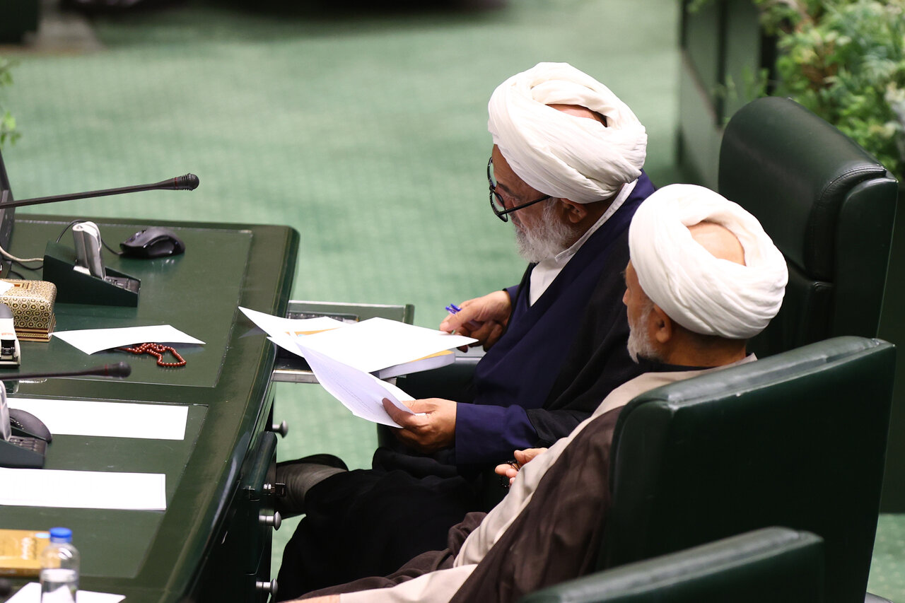 نشست علنی سه شنبه ۴ آذرماه مجلس