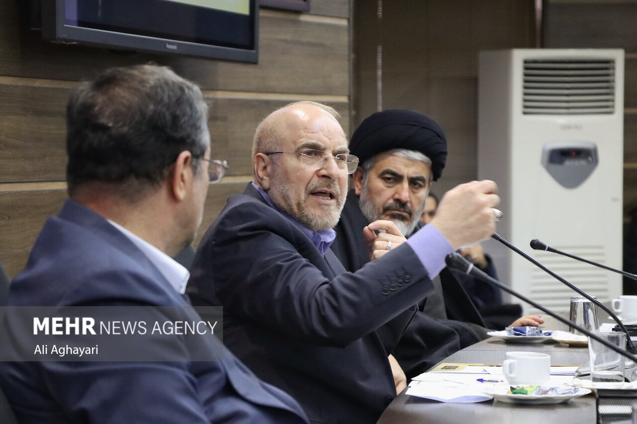  نشست فعالان اقتصادی آذربایجان غربی با حضور قالیباف