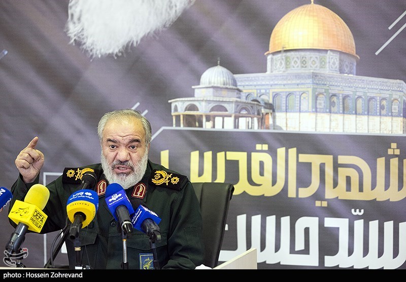 نمایشگاه هفته پژوهش سپاه پاسداران در ستاد سپاه