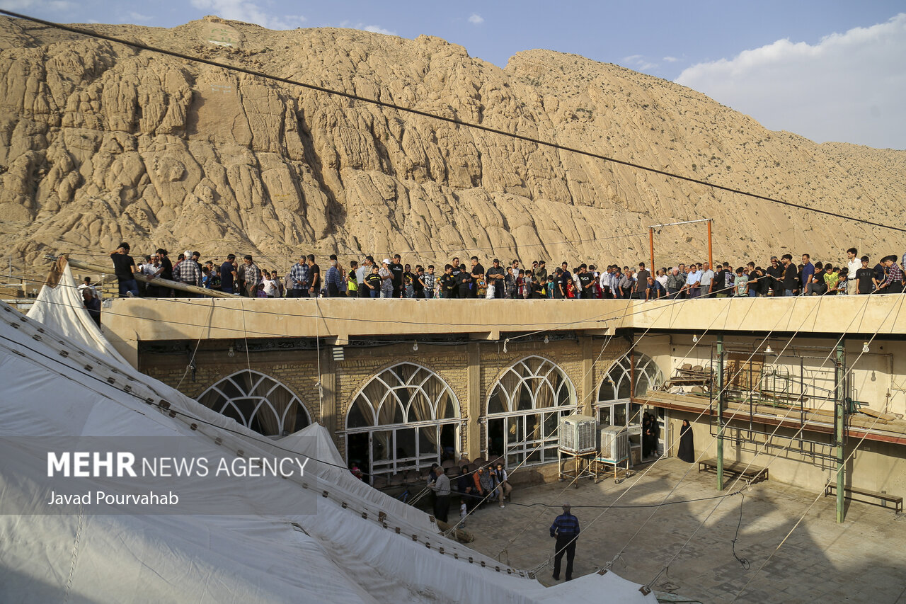 خیمه‌ عزای حسینی در زرقان
