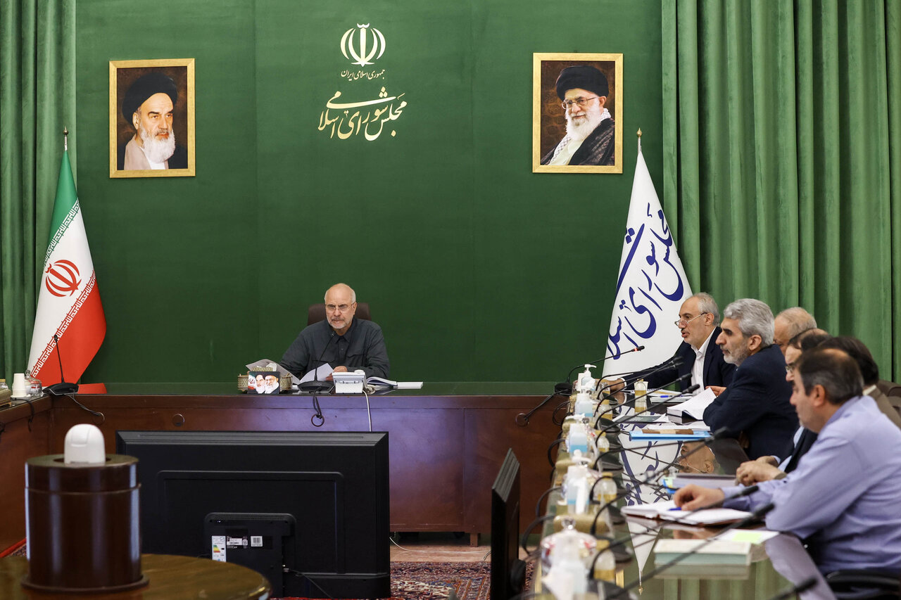 نشست بررسی برنامه هفتم پیشرفت با حضور قالیباف