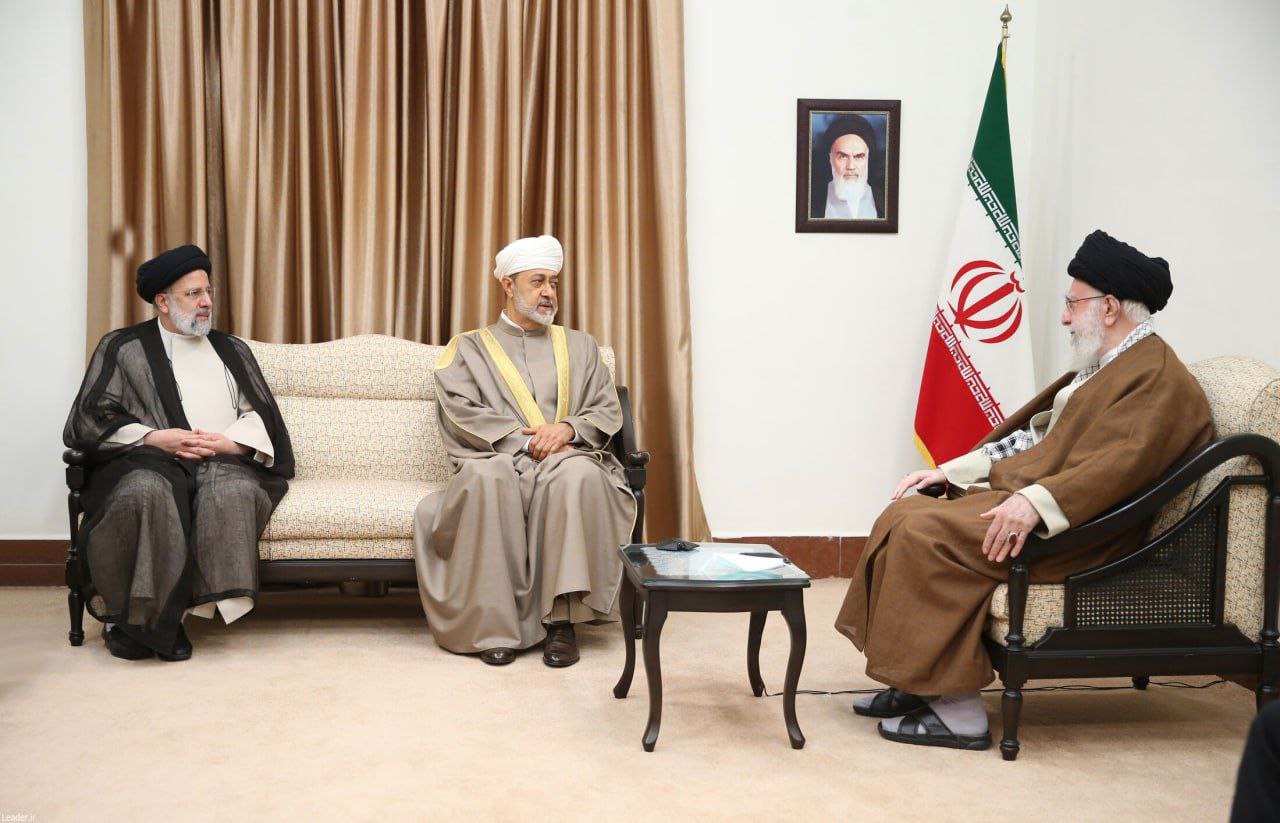 دیدار سلطان عمان و هیأت همراه با رهبر انقلاب