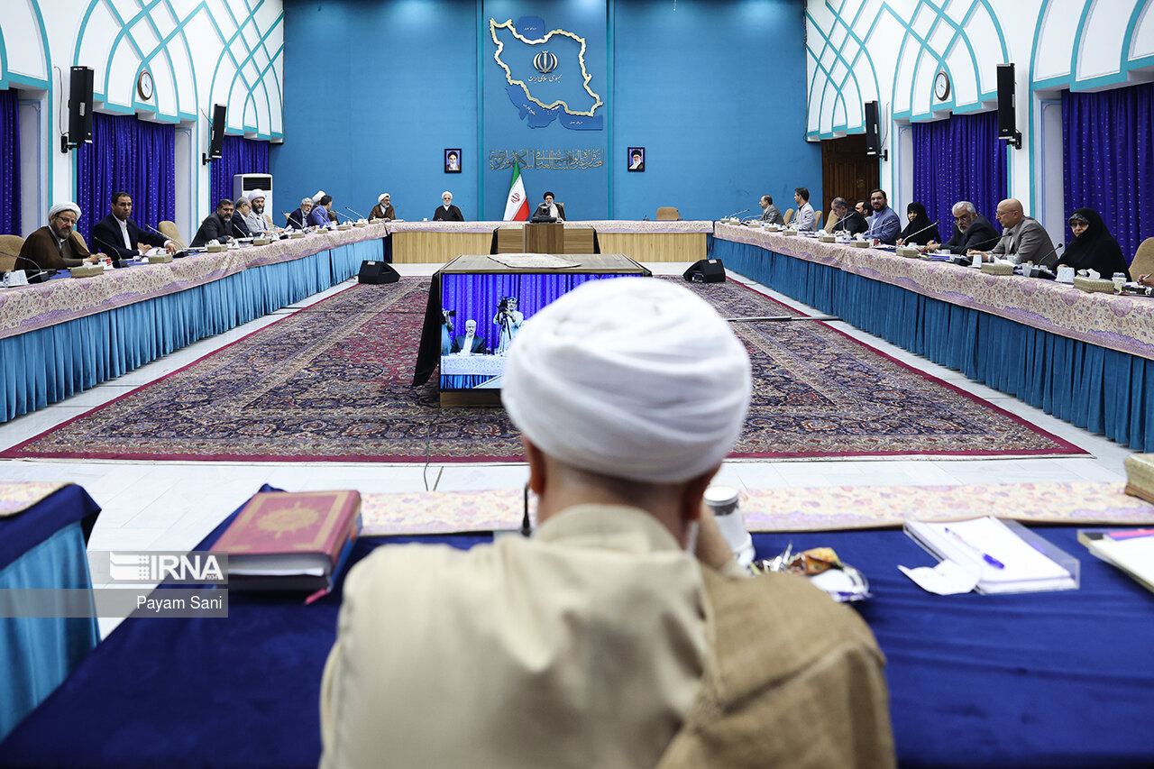 جلسه شورای عالی انقلاب فرهنگی