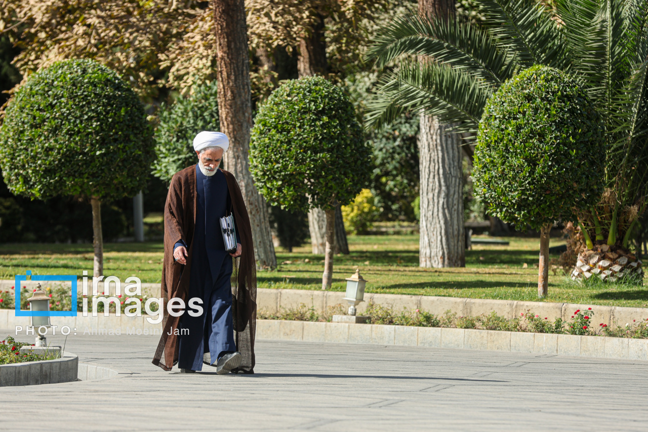 اعضای هیأت دولت در جمع خبرنگاران