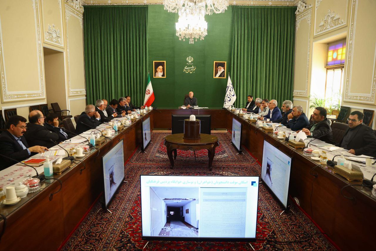  نشست پیگیری رفع موانع توسعه استان گلستان  با حضور قالیباف