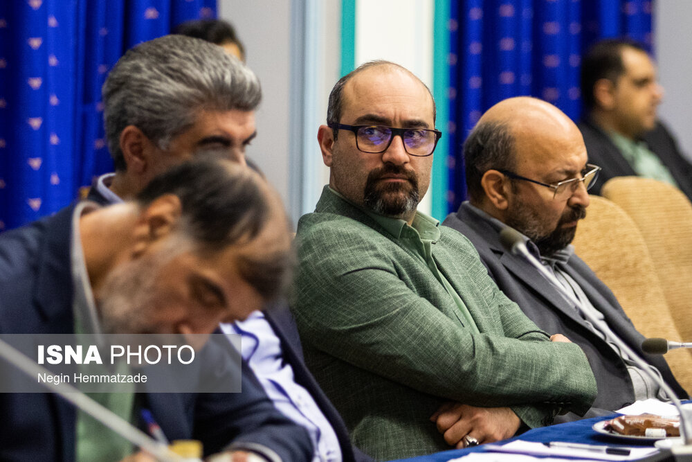 نشست بررسی راهکارهای تحقق انسجام ملی با حضور پزشکیان