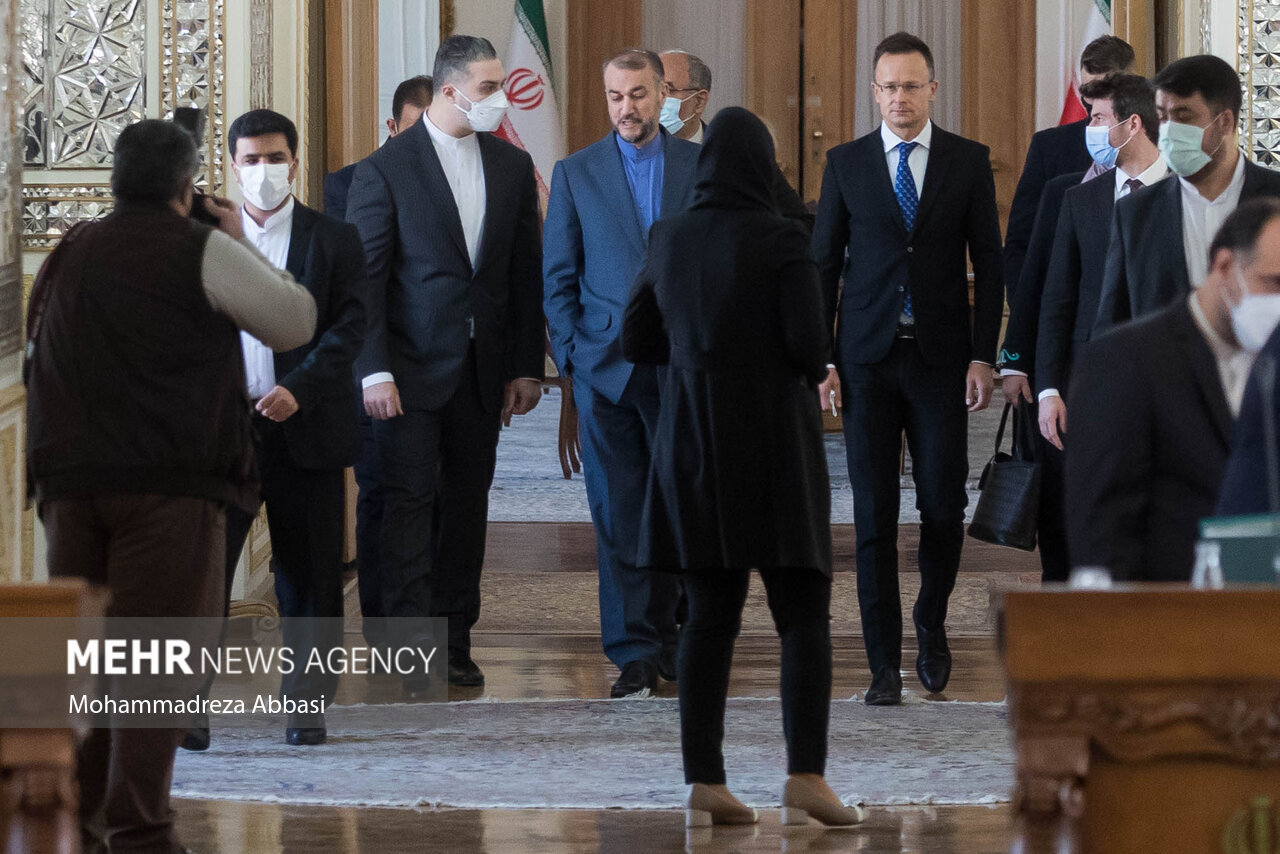 دیدار وزرای خارجه مجارستان و ایران