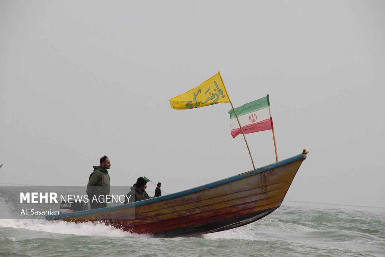 رزمایش اقتدار بسیجیان دریایی شمال کشور در آستارا