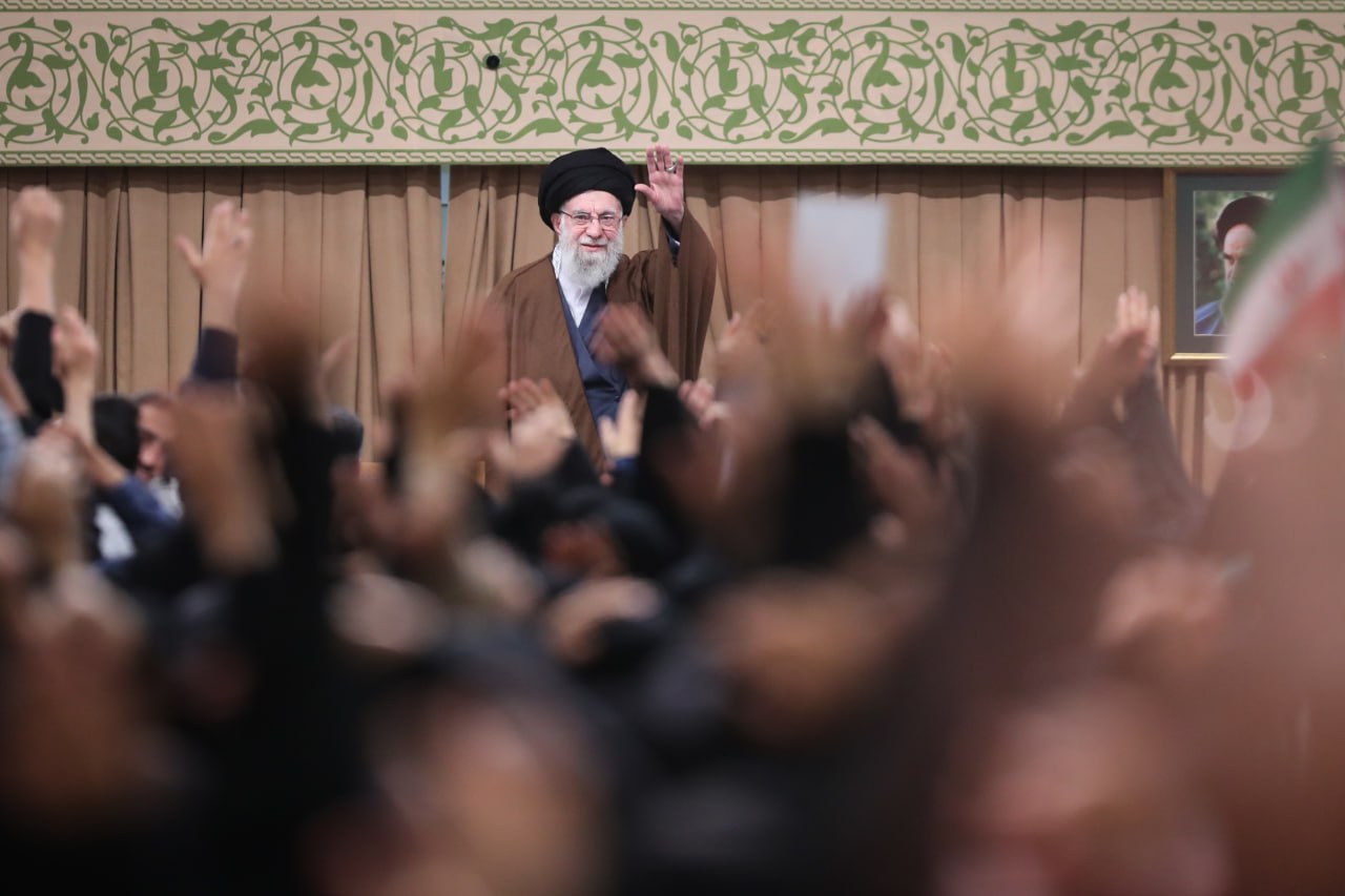 دیدار دانش‌آموزان و دانشجویان با رهبر انقلاب