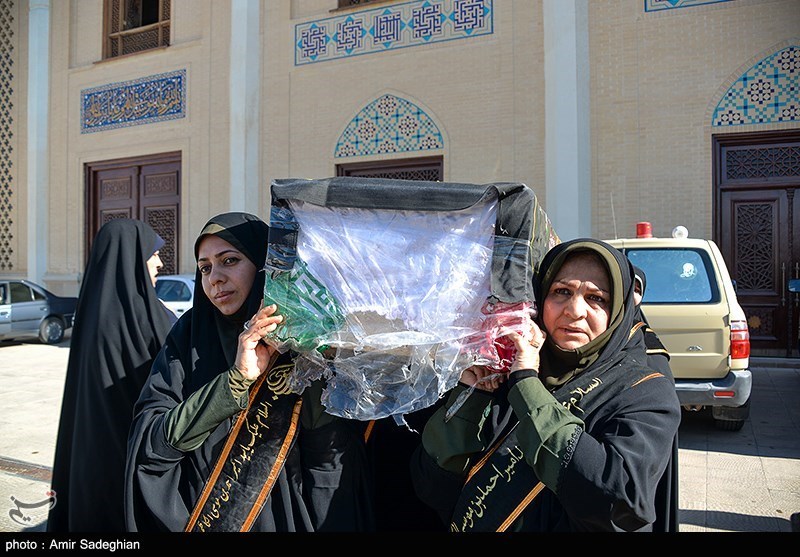 خاکسپاری پیکر ۶ شهید حادثه تروریستی حرم شاهچراغ(ع)