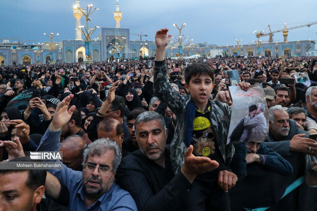 تشییع خادم الرضا در مشهد