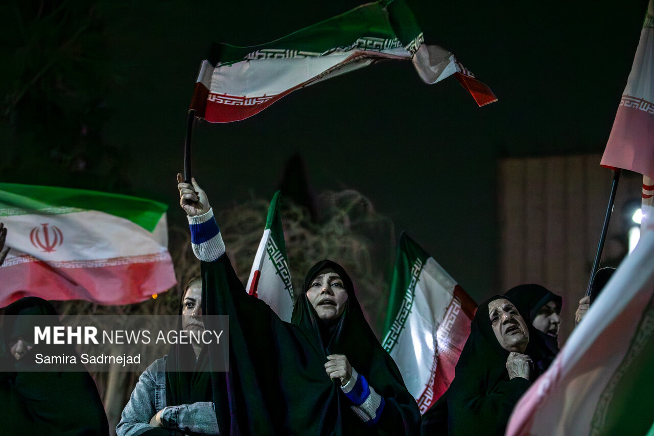 تجمع مردمی در محکومیت اغتشاشات تروریستی