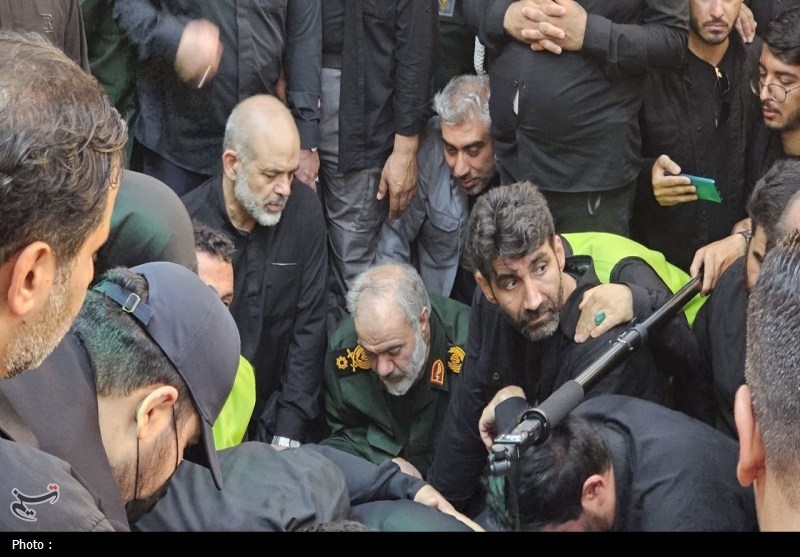 پیکر شهید‌ سلامی ‌در حرم عبدالعظیم‌