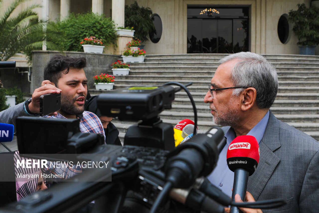 حاشیه جلسه هیئت دولت