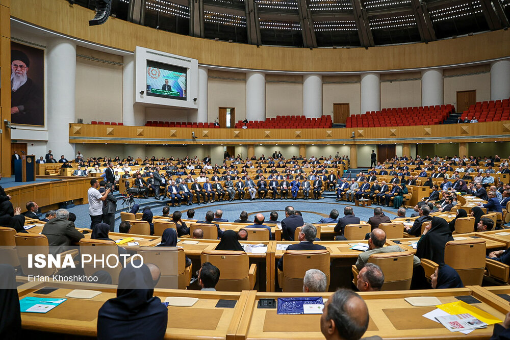 حضور پزشکیان در همایش بهره‌وری ملی ایران ۱۴۰۴ 