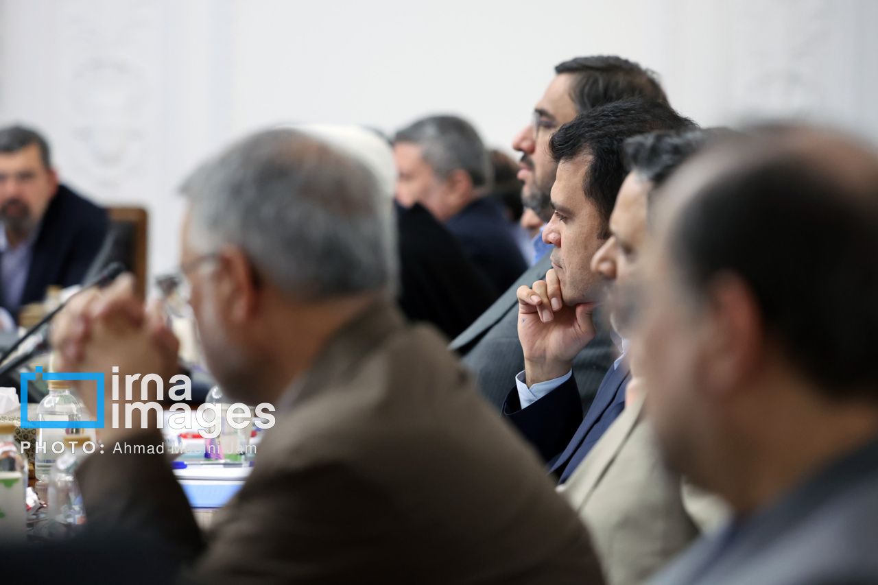 جلسه شورای عالی انقلاب فرهنگی