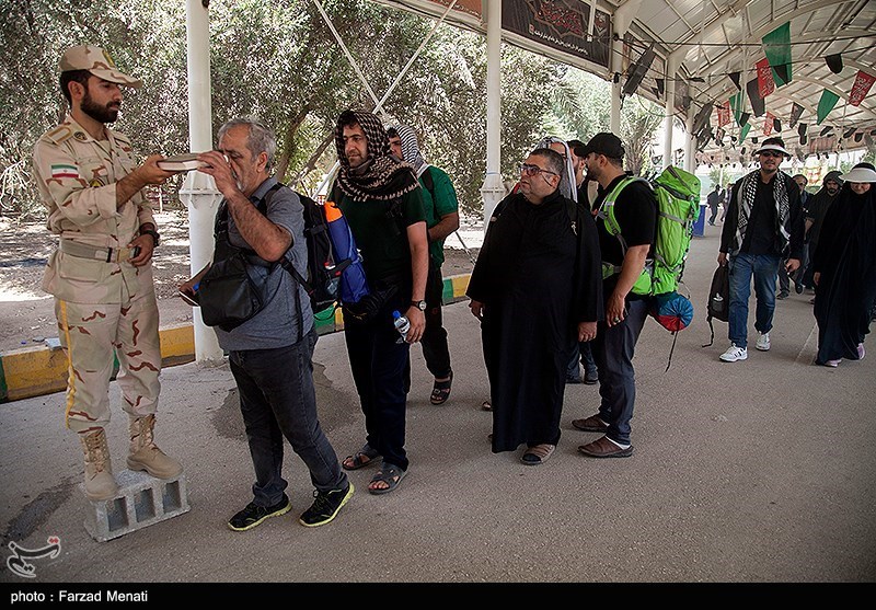  بازگشت زائران اربعین حسینی از مرز خسروی