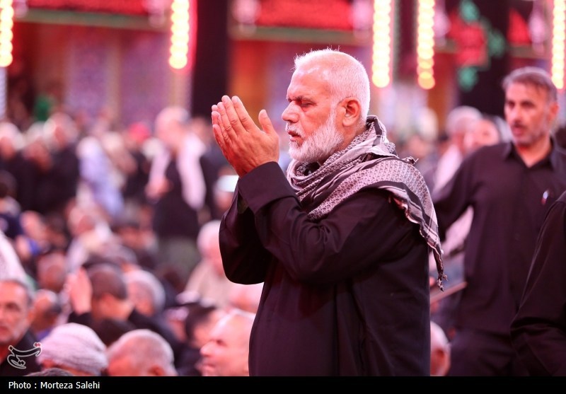 حرم مطهر امام حسین (ع) در شب اربعین