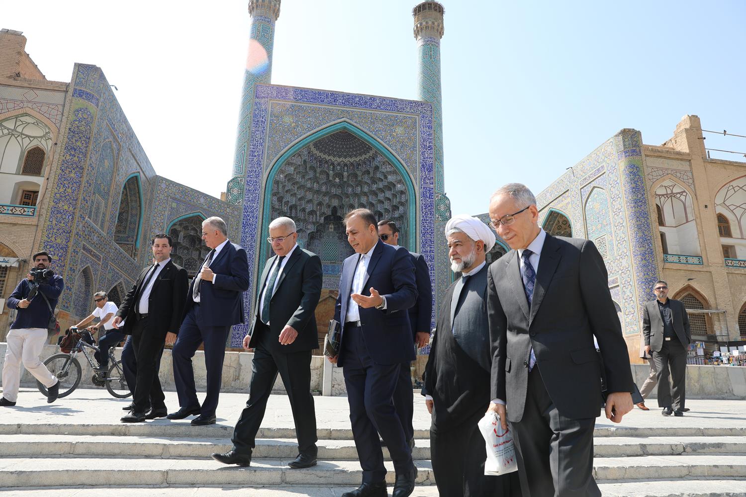 بازدید رئیس مجلس الجزایر از مجموعه تاریخی نقش جهان