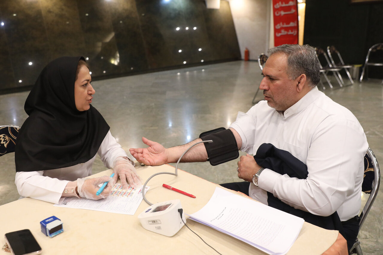 اهدای خون نمایندگان مجلس به مناسبت روز مجلس