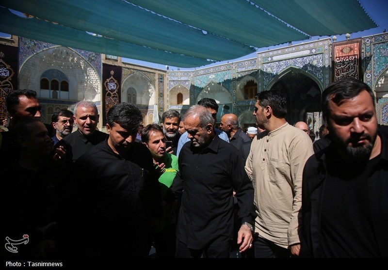 رئیس‌جمهور به زیارت حرم حضرت معصومه(س) مشرف شد