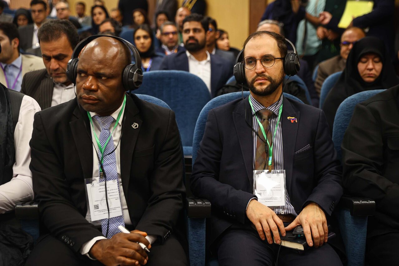 حضور قالیباف در همایش بین‌المللی صنعت نفت و گاز 