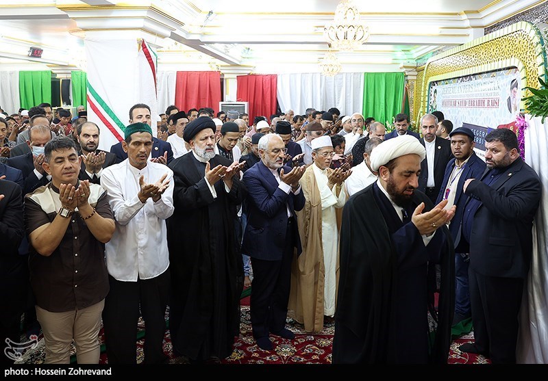 حضور رئیس جمهور در مرکز اسلامی جاکارتا