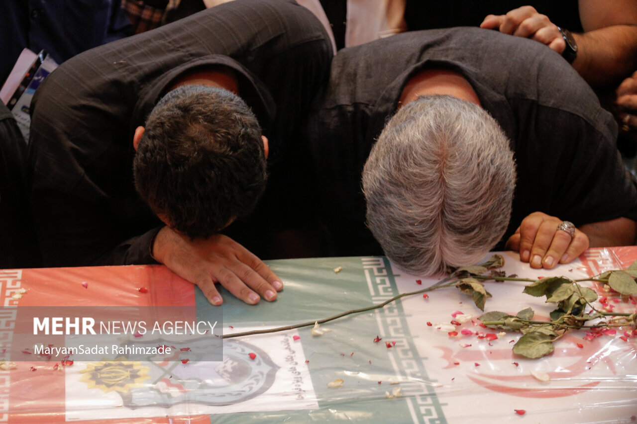 تشییع شهید مدافع امینت «سجاد جوکار» در حرم شاهچراغ (ع)