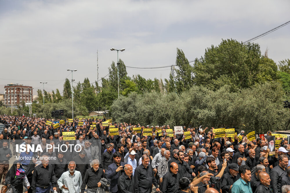 تظاهرات نمازگزاران تهرانی در محکومیت اهانت به قرآن 