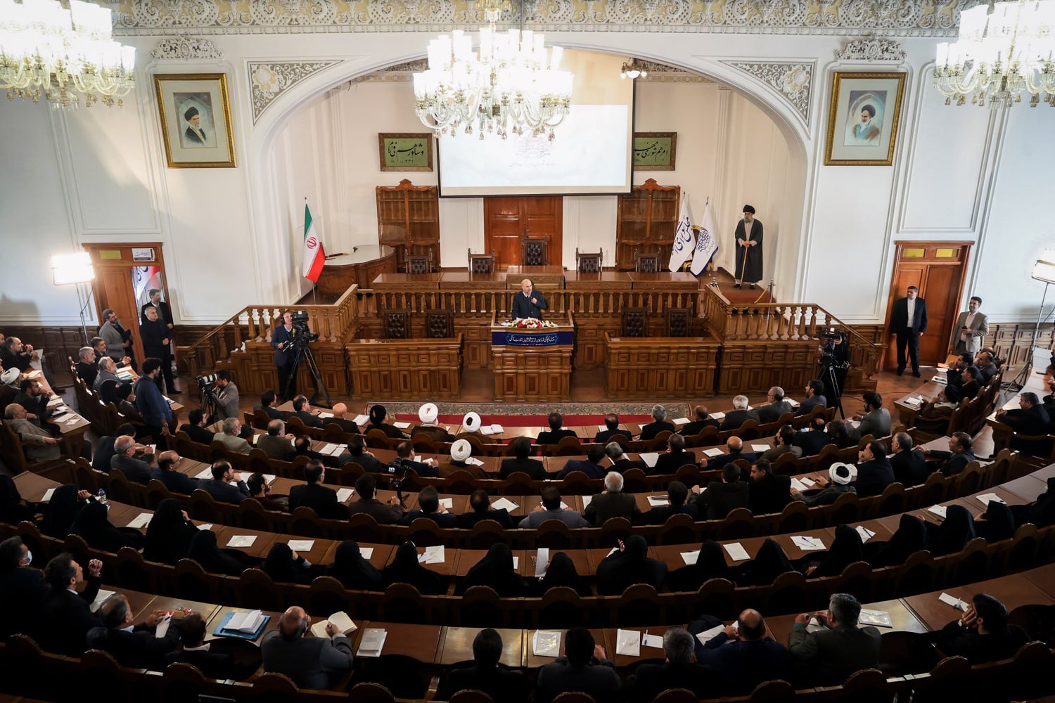 سخنرانی قالیباف در همایش شورای عالی انقلاب فرهنگی