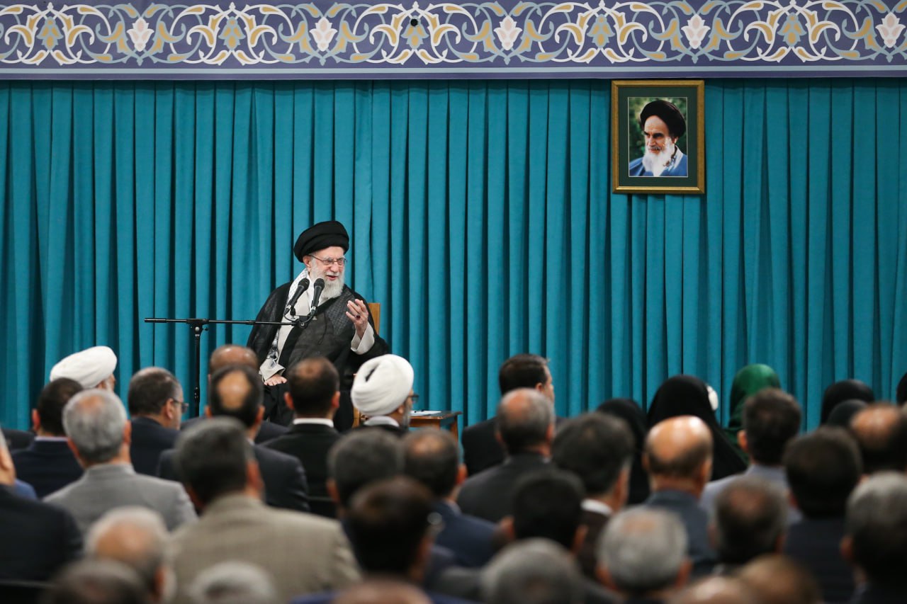 دیدار رهبر انقلاب با نمایندگان مجلس