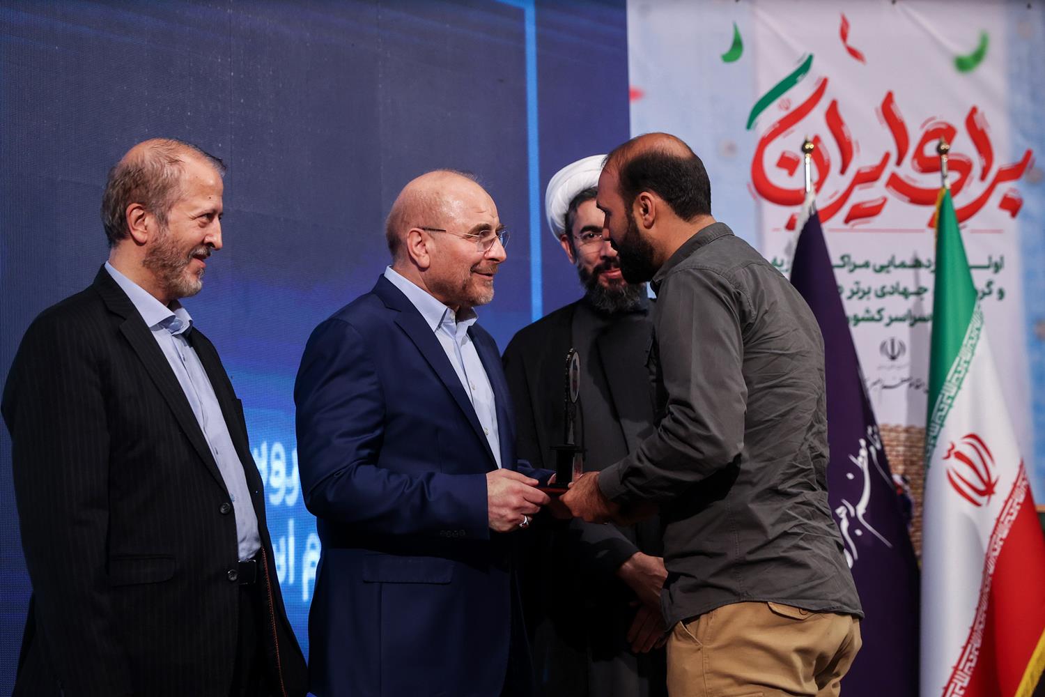 اولین گردهمایی گروه‌های جهادی برتر دانشگاهی با حضور قالیباف