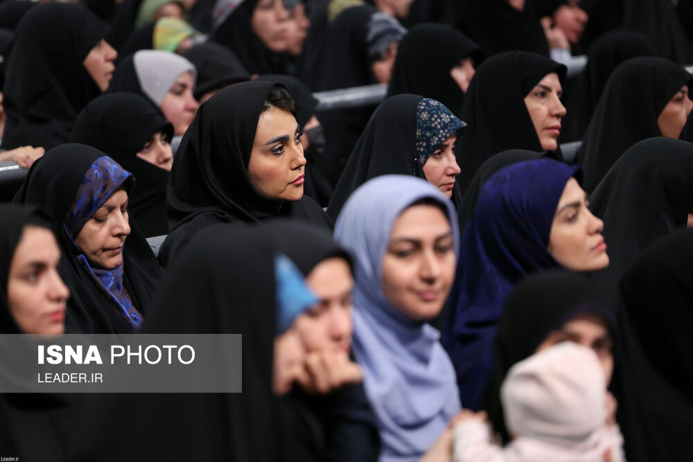  دیدار هزاران نفر از زنان و دختران با رهبر انقلاب