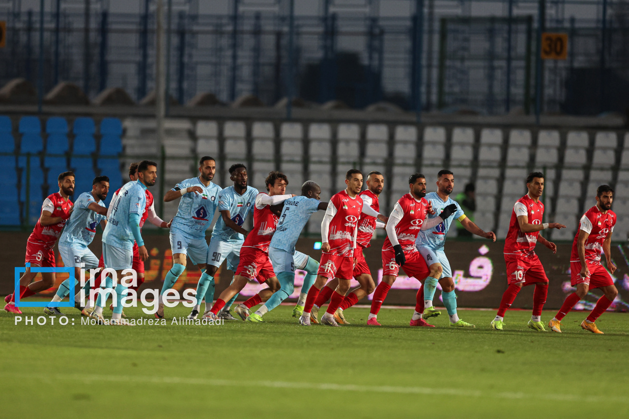 لیگ برتر فوتبال - پرسپولیس و گل گهر