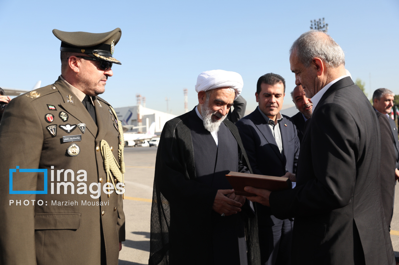 بدرقه رئیس‌جمهور به چین